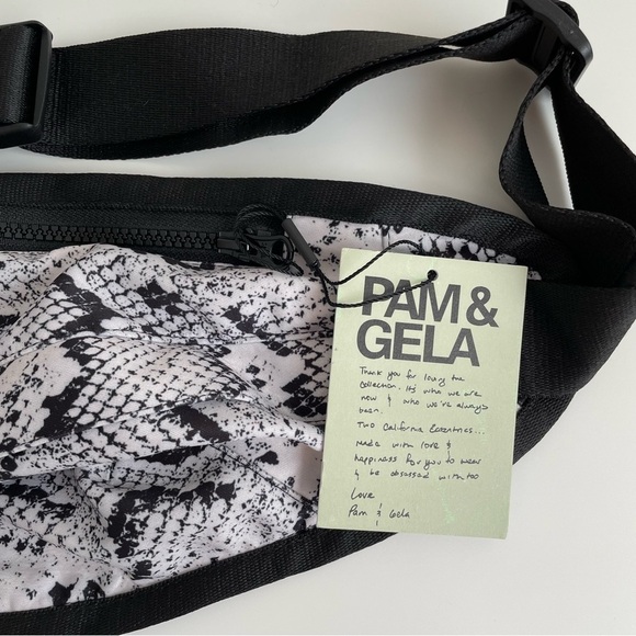 NEW PAM & GELA sands snake Fanny pack purse python reptile sling bag NWT black - Picture 4 of 8
